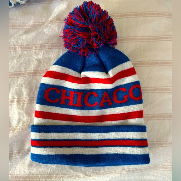 Chicago Cubs Winter Hat - Picture 2 of 3